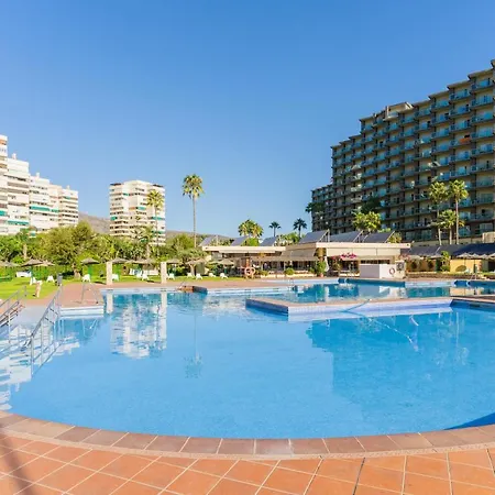 Frente Al Mar Torres De Playamar En Торремолинос
