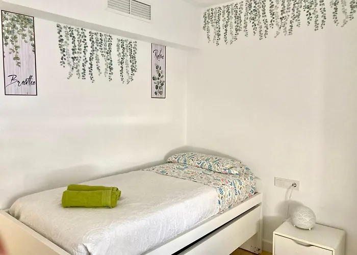 Frente Al Mar Torres De Playamar En توريمولينوس